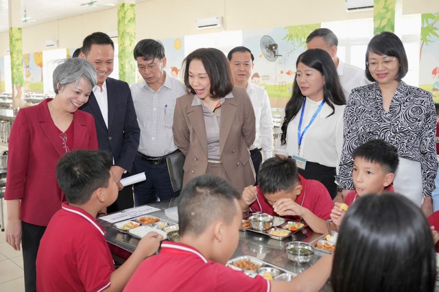 Hà Nội ban hành Quy trình 10 bước chuẩn hóa Bữa ăn Bán trú