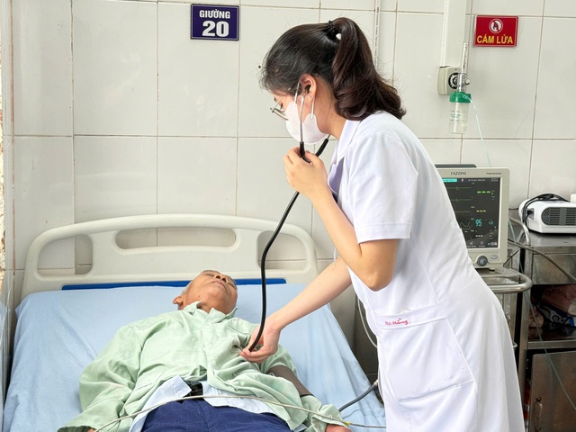 Cảnh giác nguy cơ đột quỵ mùa nắng nóng